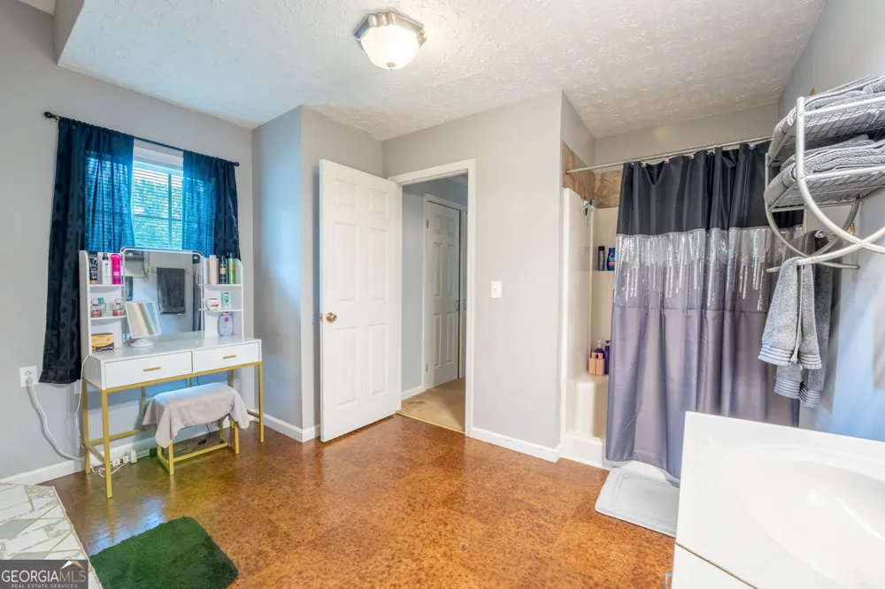 84 Lovell CIR Toccoa, GA 30577