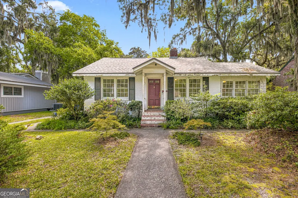 1222 Pine AVE Brunswick, GA 31520