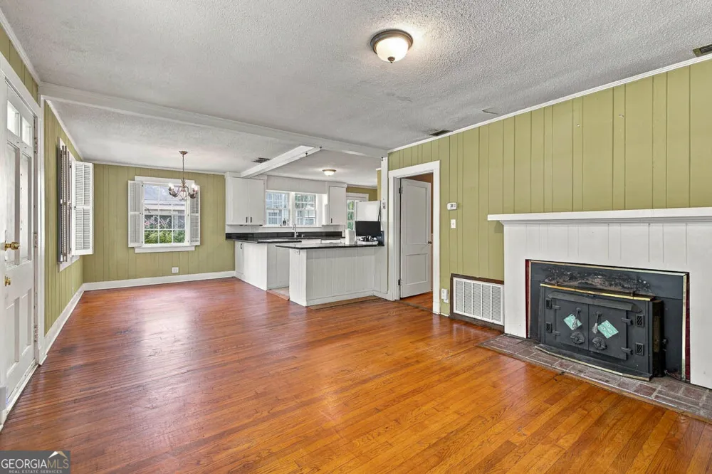 1222 Pine AVE Brunswick, GA 31520