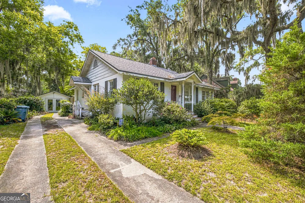 1222 Pine AVE Brunswick, GA 31520