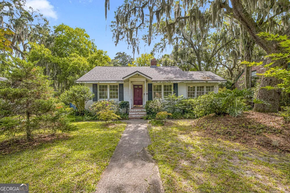 1222 Pine AVE Brunswick, GA 31520