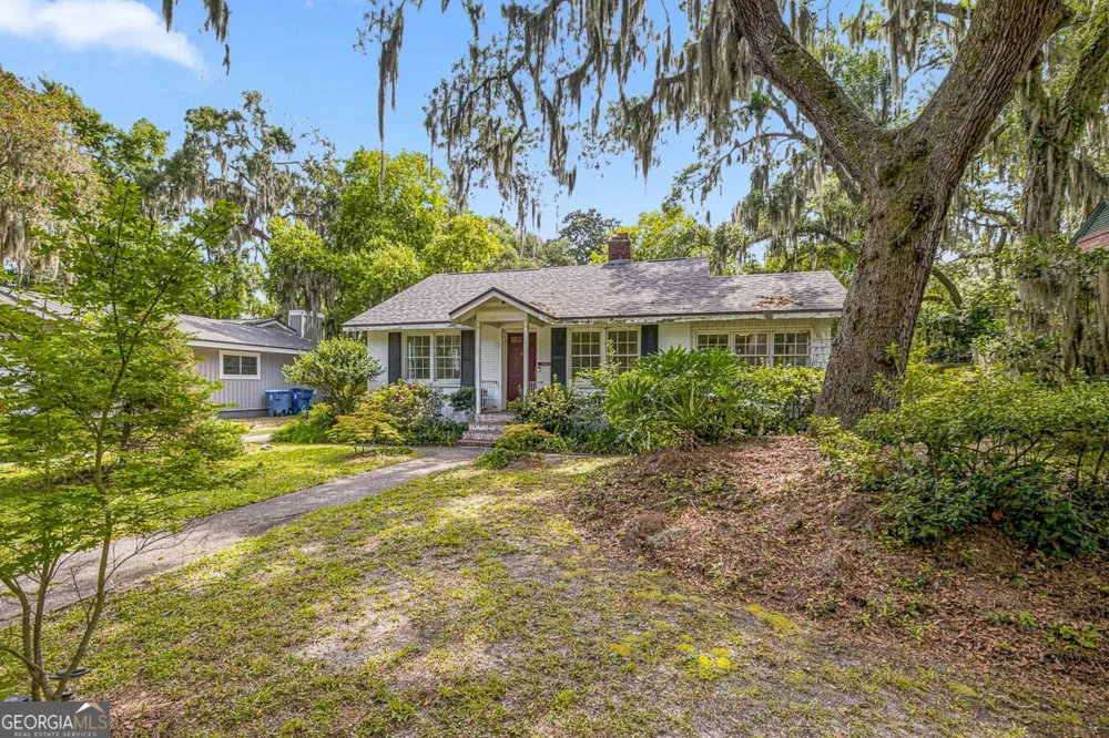 1222 Pine AVE Brunswick, GA 31520