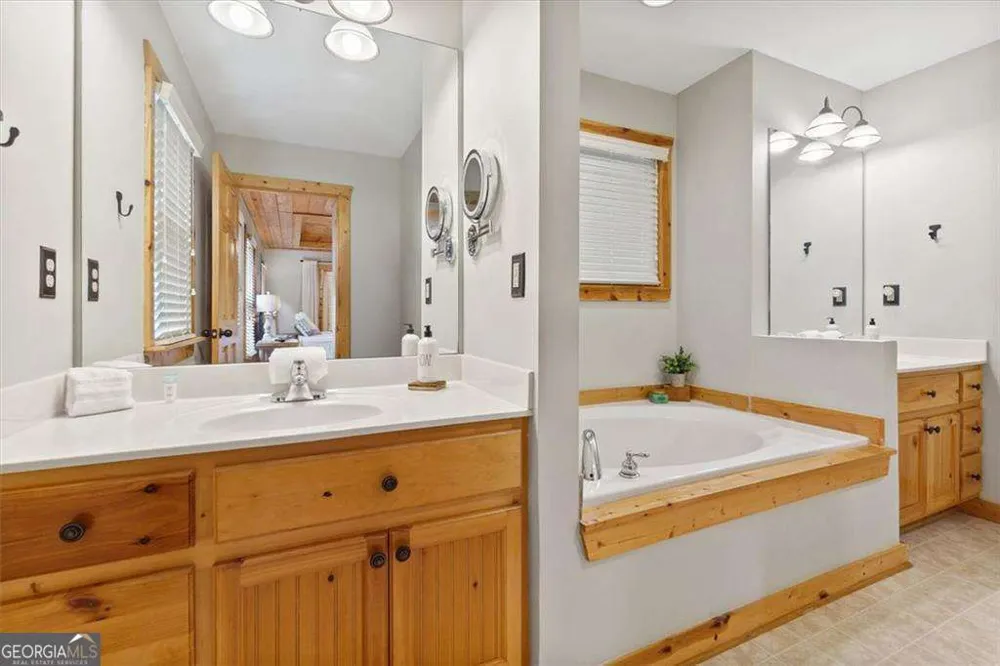 67 Ballard LN Ellijay, GA 30536