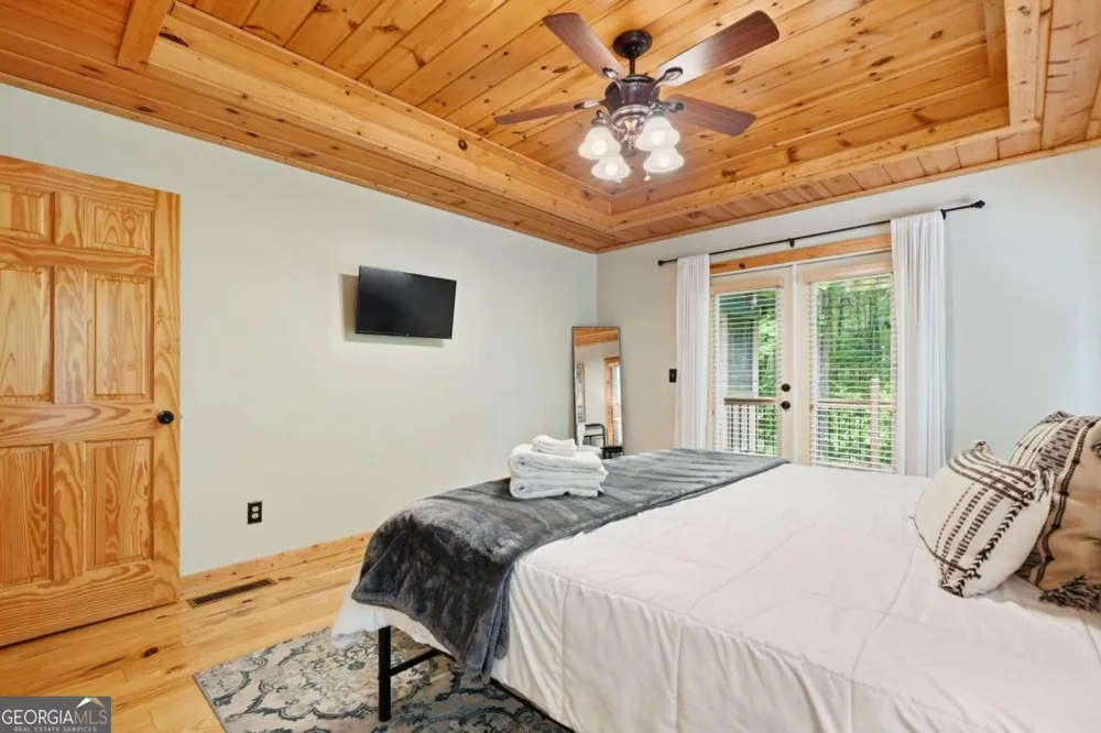 67 Ballard LN Ellijay, GA 30536