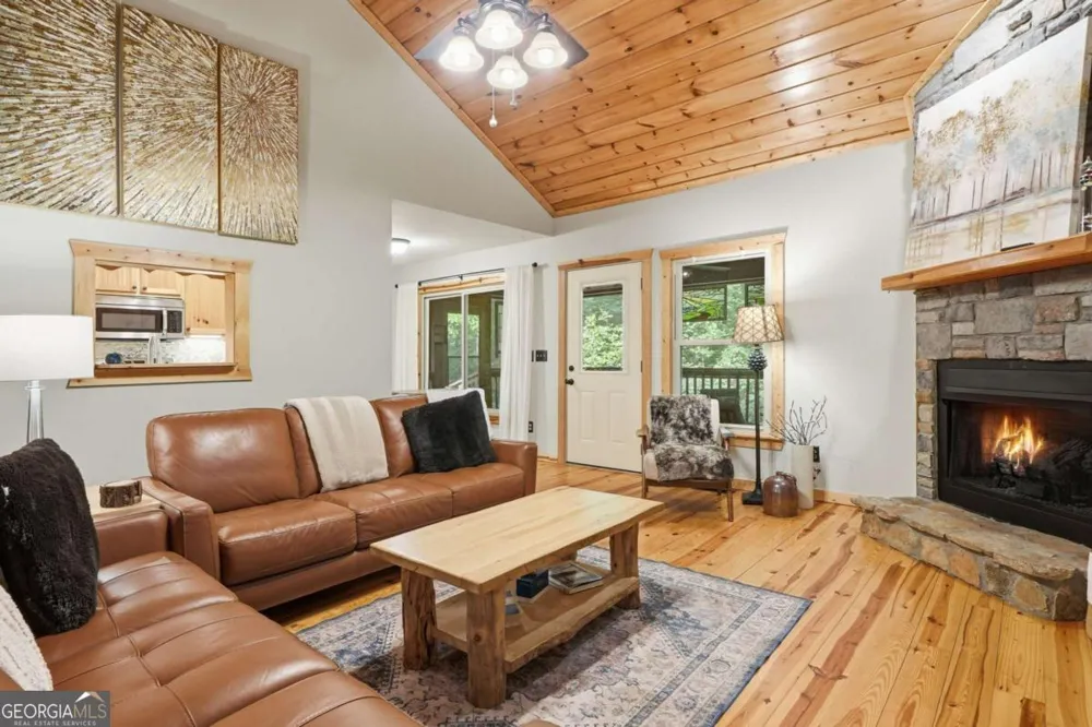 67 Ballard LN Ellijay, GA 30536
