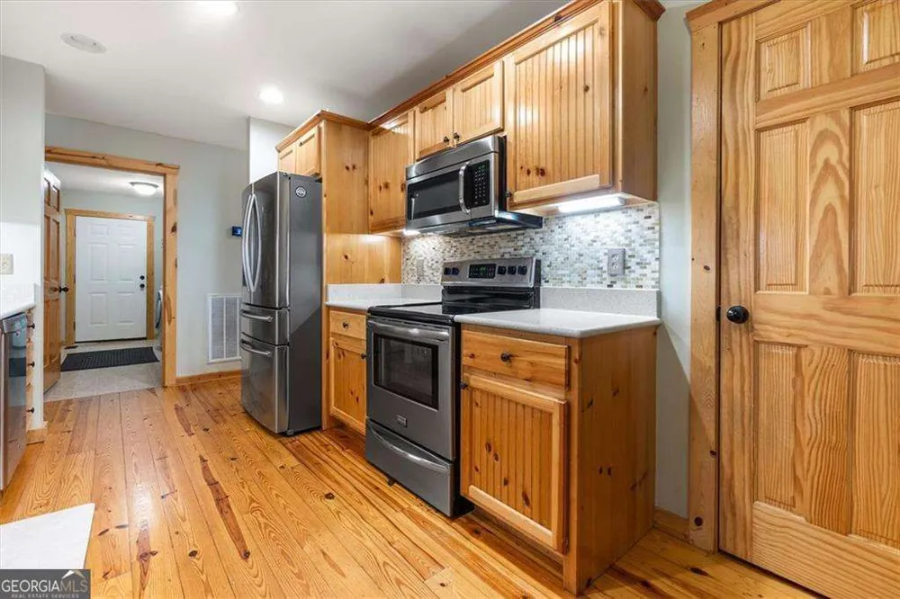 67 Ballard LN Ellijay, GA 30536