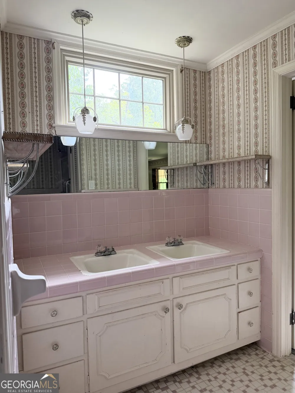 112 Geneva ST Dublin, GA 31021