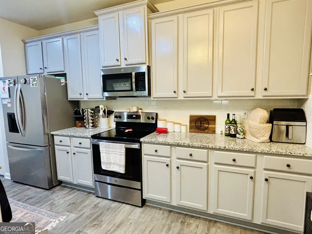 240 New Image DR Lula, GA 30554