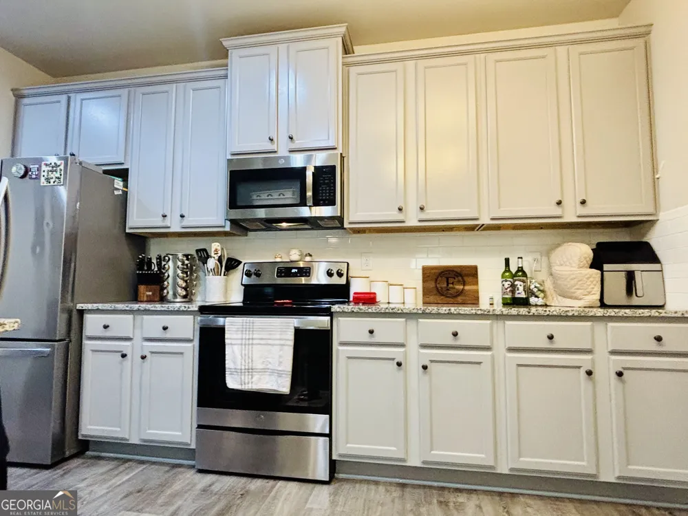 240 New Image DR Lula, GA 30554