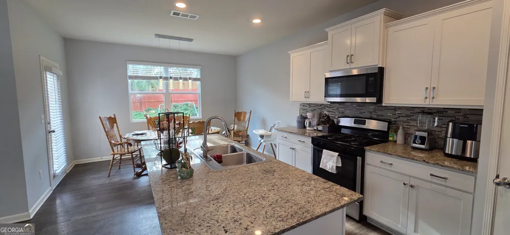 5551 Foxglove WAY Oakwood, GA 30566
