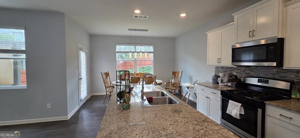 5551 Foxglove WAY Oakwood, GA 30566