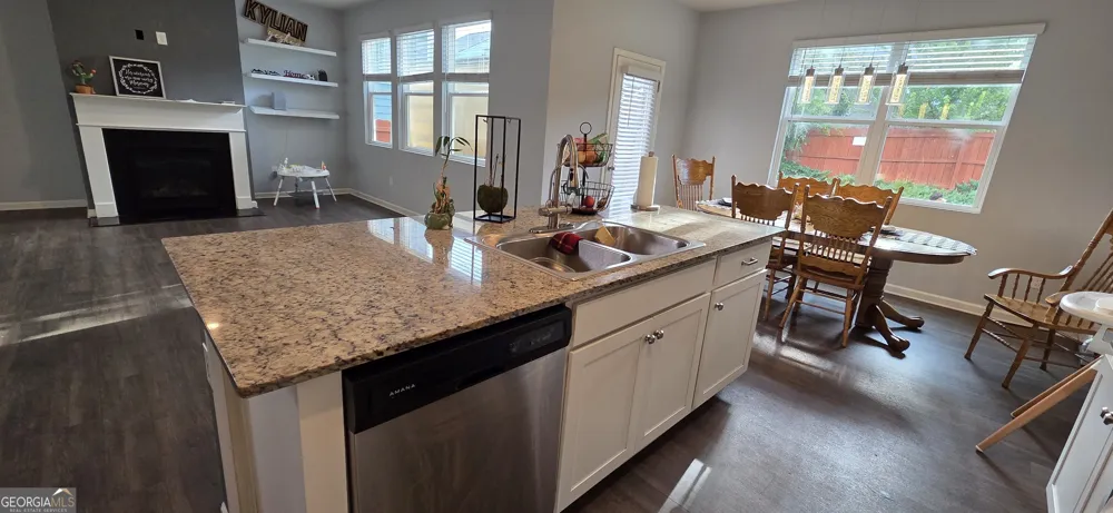 5551 Foxglove WAY Oakwood, GA 30566