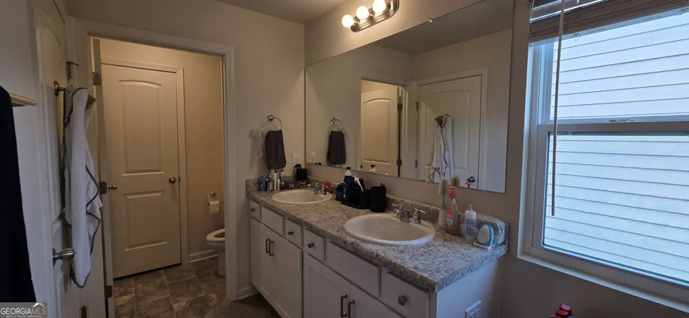 5551 Foxglove WAY Oakwood, GA 30566