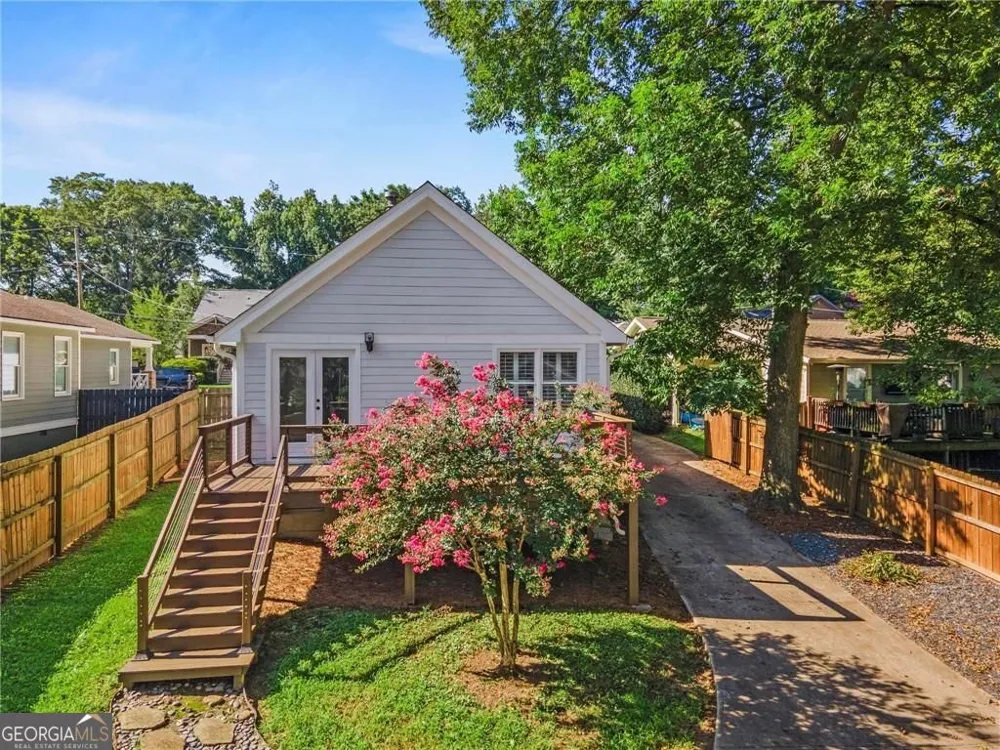 1355 Mercer AVE East Point, GA 30344