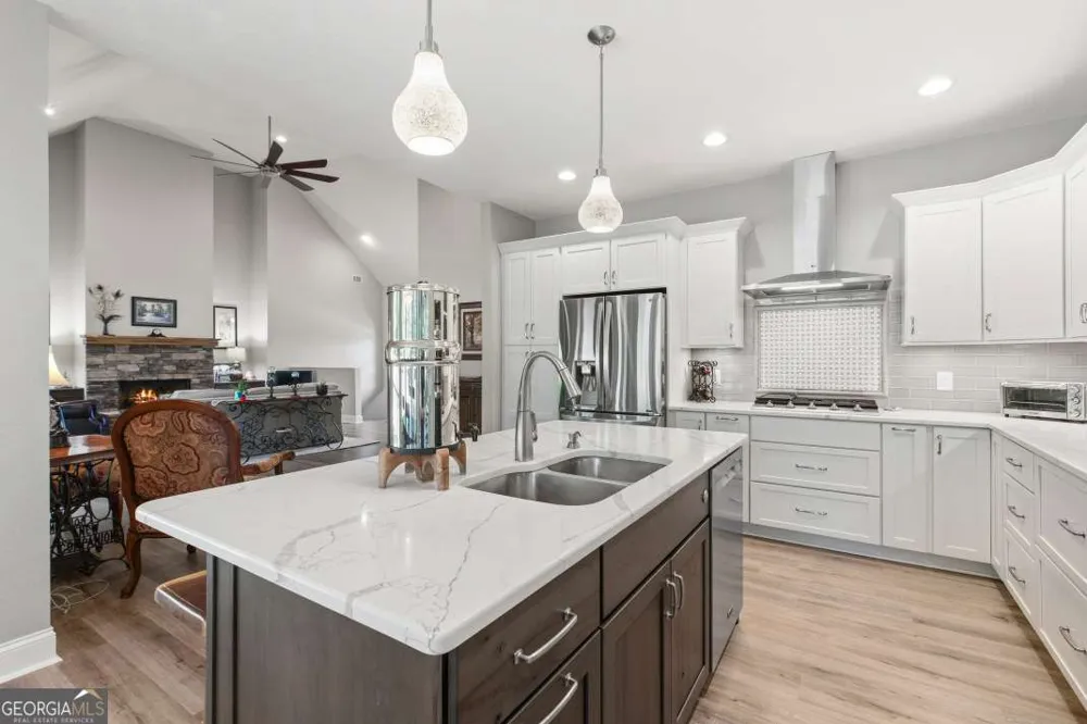 128 Gray Eagle LN Blairsville, GA 30512