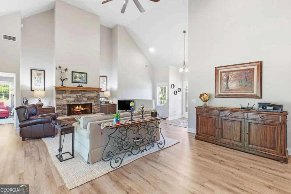 128 Gray Eagle LN Blairsville, GA 30512