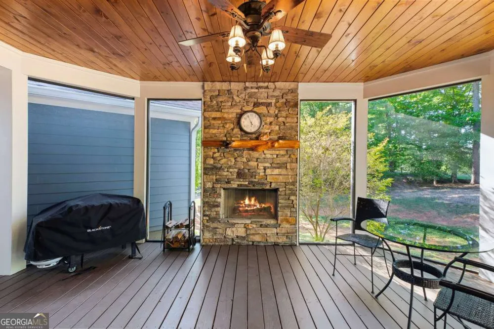 128 Gray Eagle LN Blairsville, GA 30512