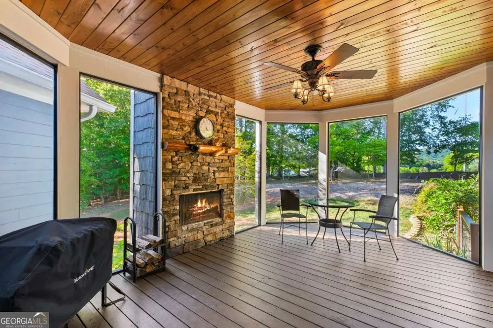 128 Gray Eagle LN Blairsville, GA 30512