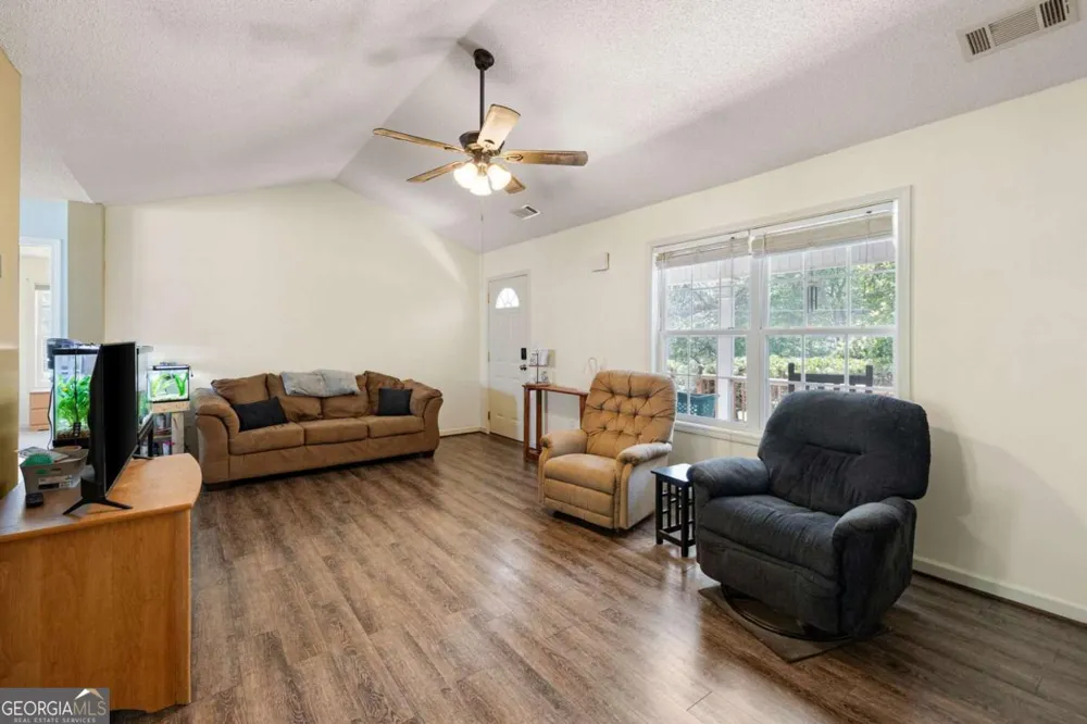 39 Gunnell RD Dallas, GA 30157