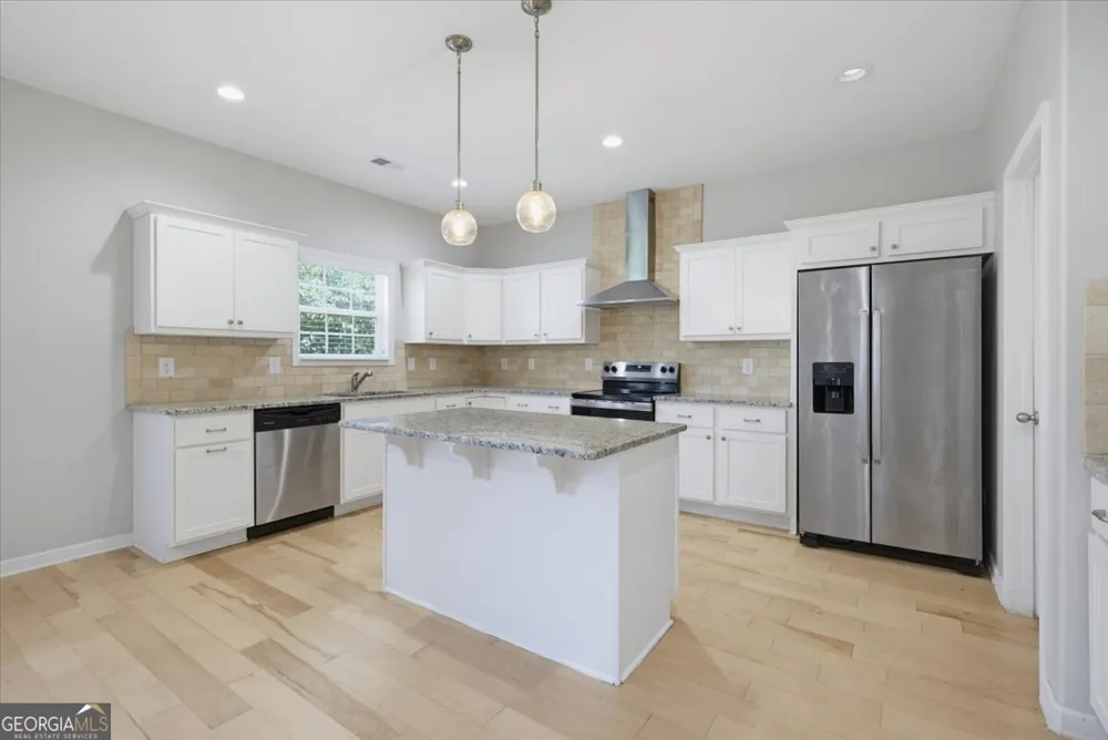 15 Hughston WALK Newnan, GA 30263