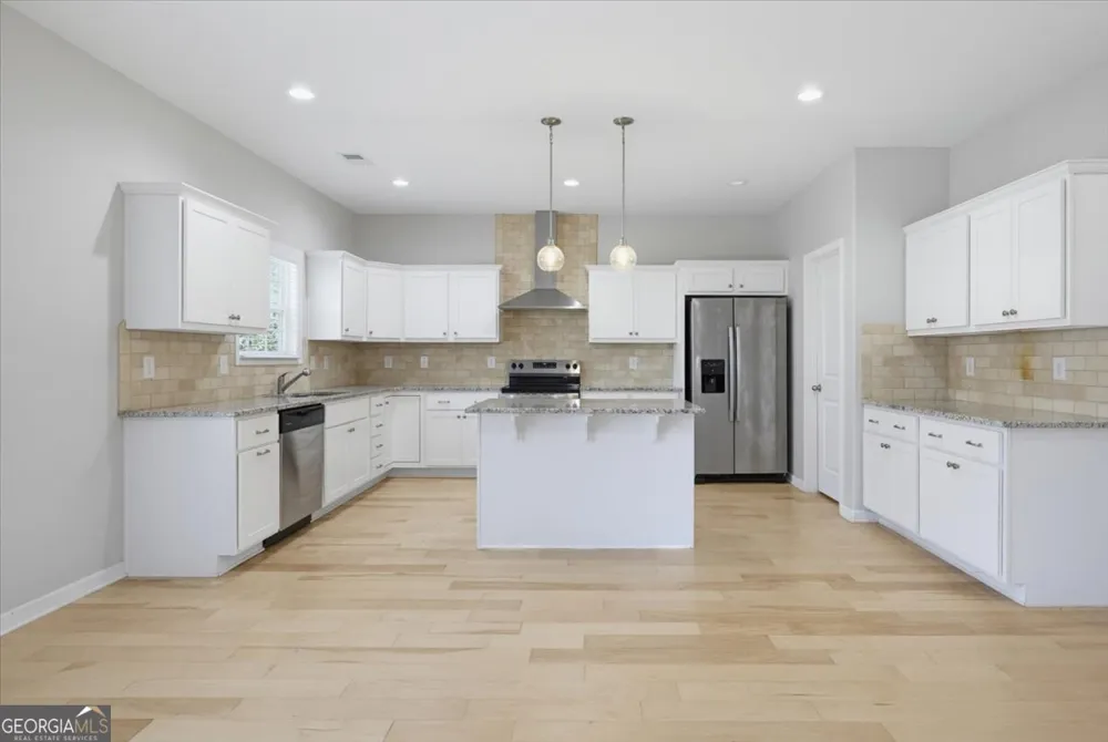 15 Hughston WALK Newnan, GA 30263