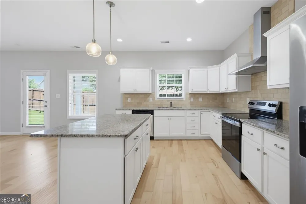 15 Hughston WALK Newnan, GA 30263