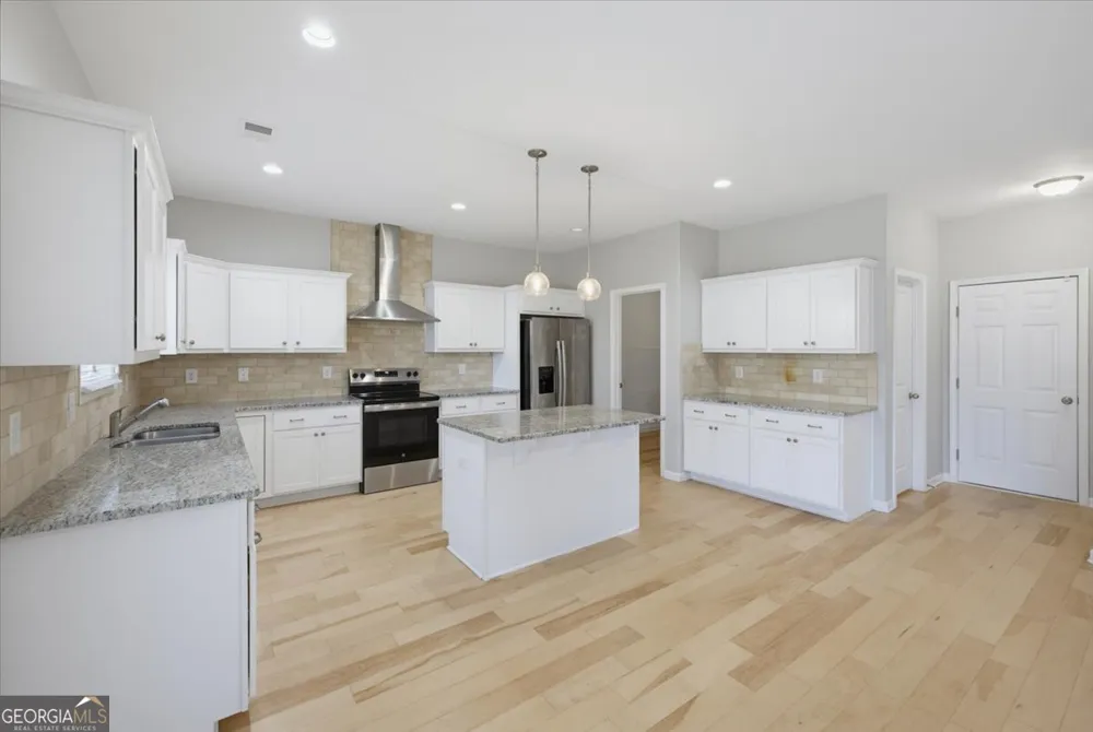 15 Hughston WALK Newnan, GA 30263