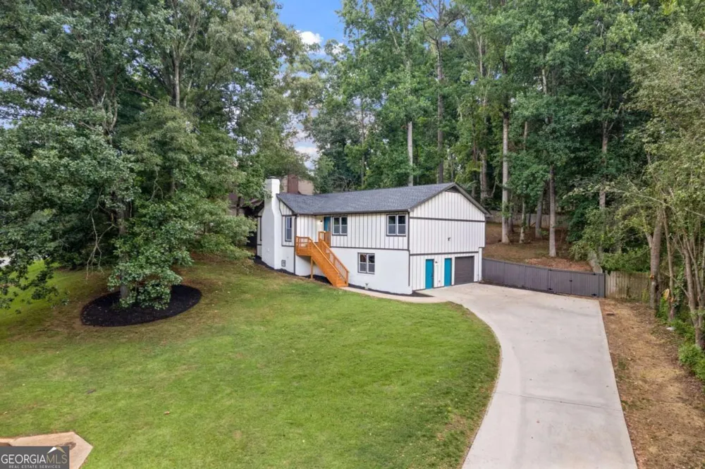 1521 Sundale DR Lawrenceville, GA 30046