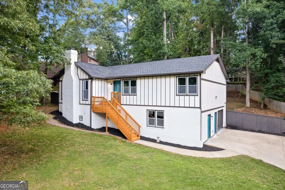 1521 Sundale DR Lawrenceville, GA 30046