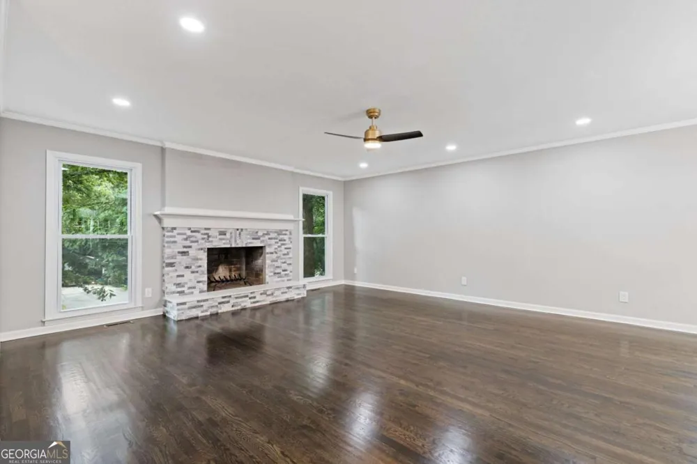 1521 Sundale DR Lawrenceville, GA 30046