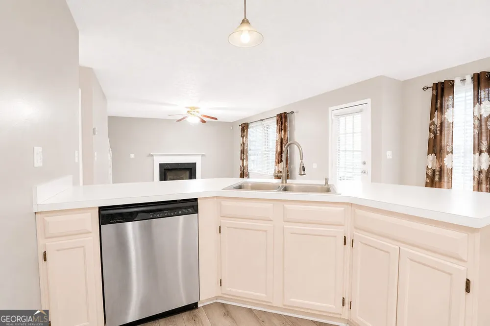 775 Stonemill MNR Lithonia, GA 30058