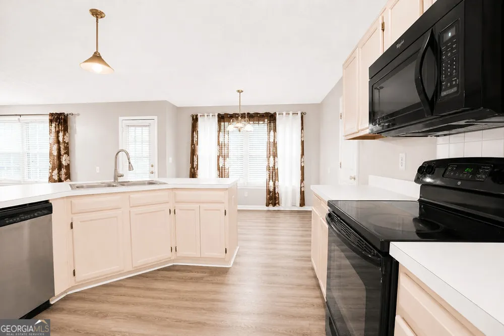 775 Stonemill MNR Lithonia, GA 30058