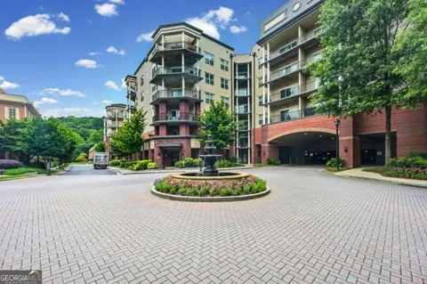 200 River Vista DR