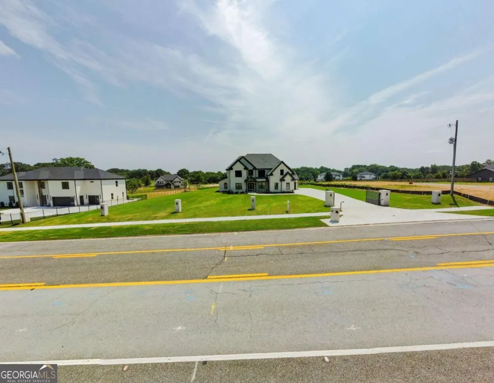 3575 New Hope RD Dacula, GA 30019
