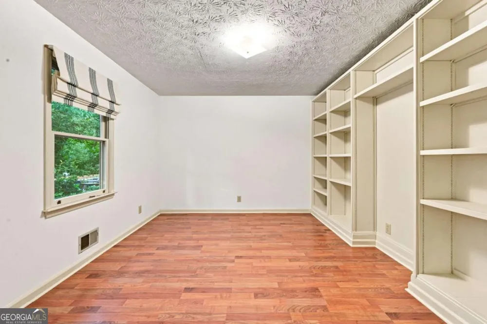 302 Crabapple CT Powder Springs, GA 30127