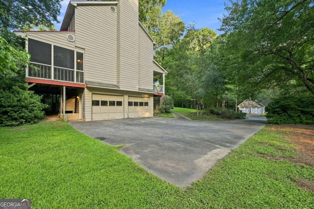 302 Crabapple CT Powder Springs, GA 30127