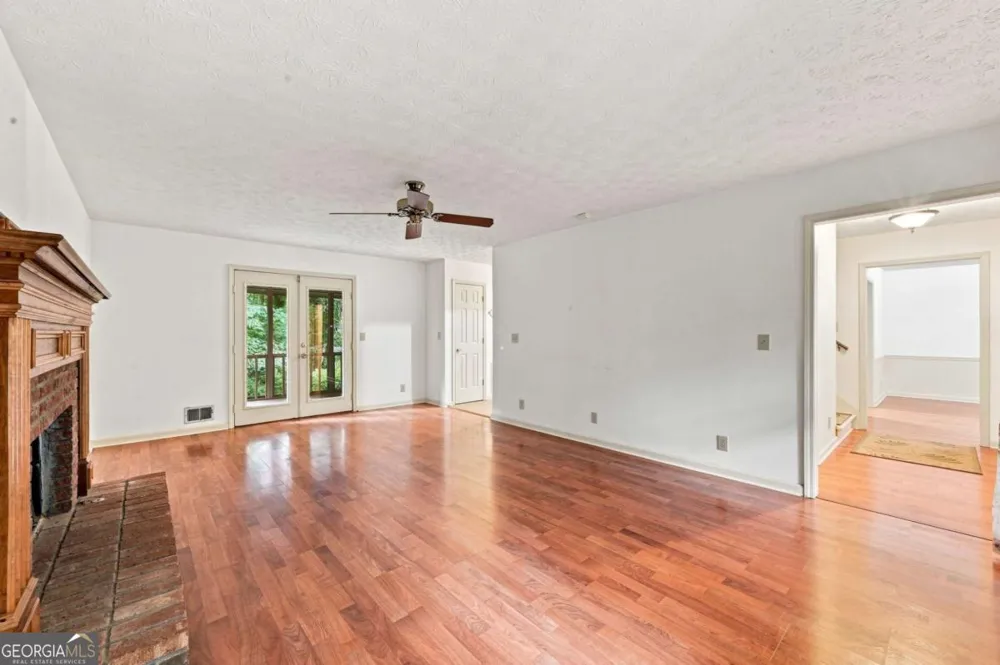 302 Crabapple CT Powder Springs, GA 30127