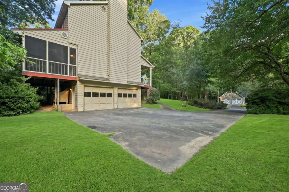 302 Crabapple CT Powder Springs, GA 30127
