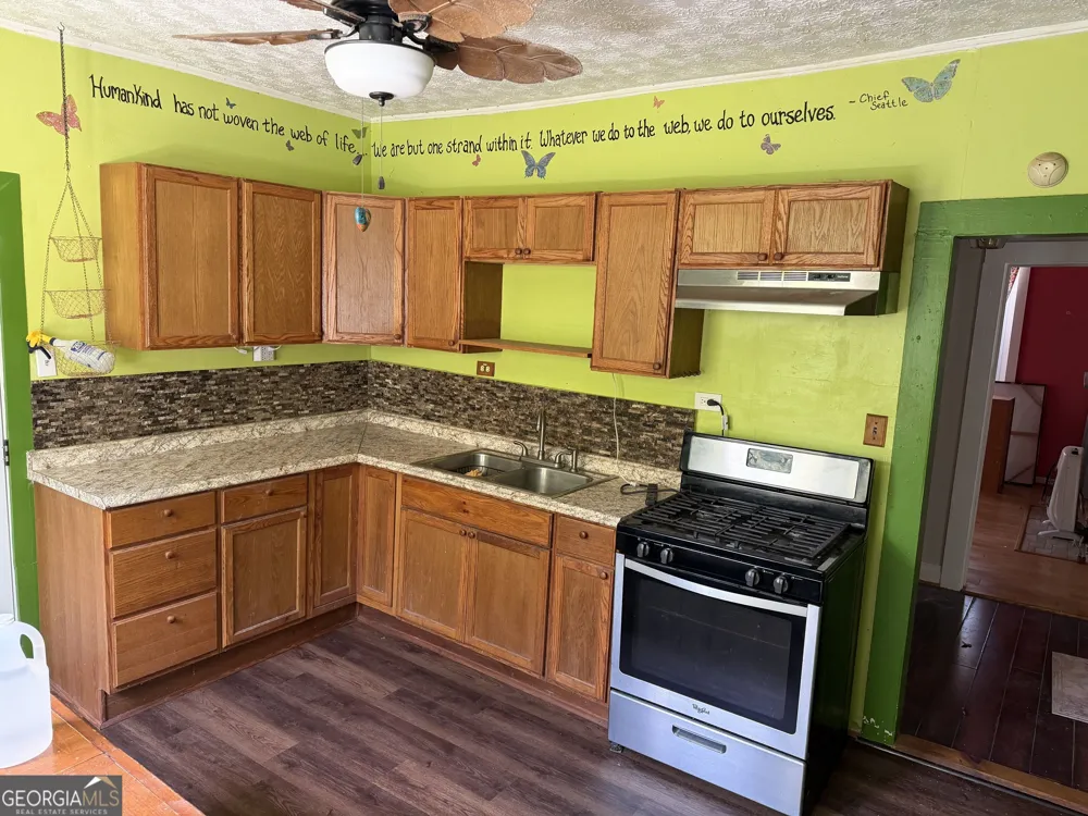 502 Lawrence ST Hogansville, GA 30230