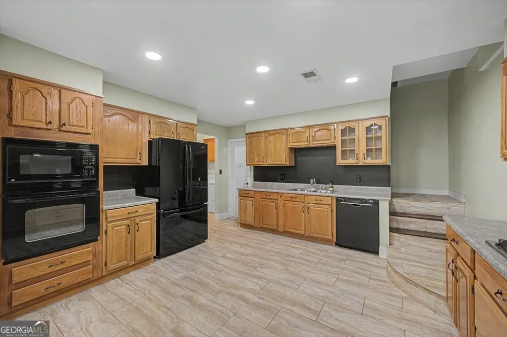 73 Victorian CT Dallas, GA 30157