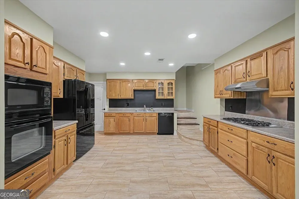 73 Victorian CT Dallas, GA 30157
