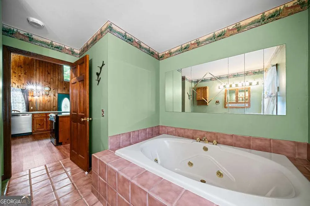 1247 Newport DR Ellijay, GA 30540