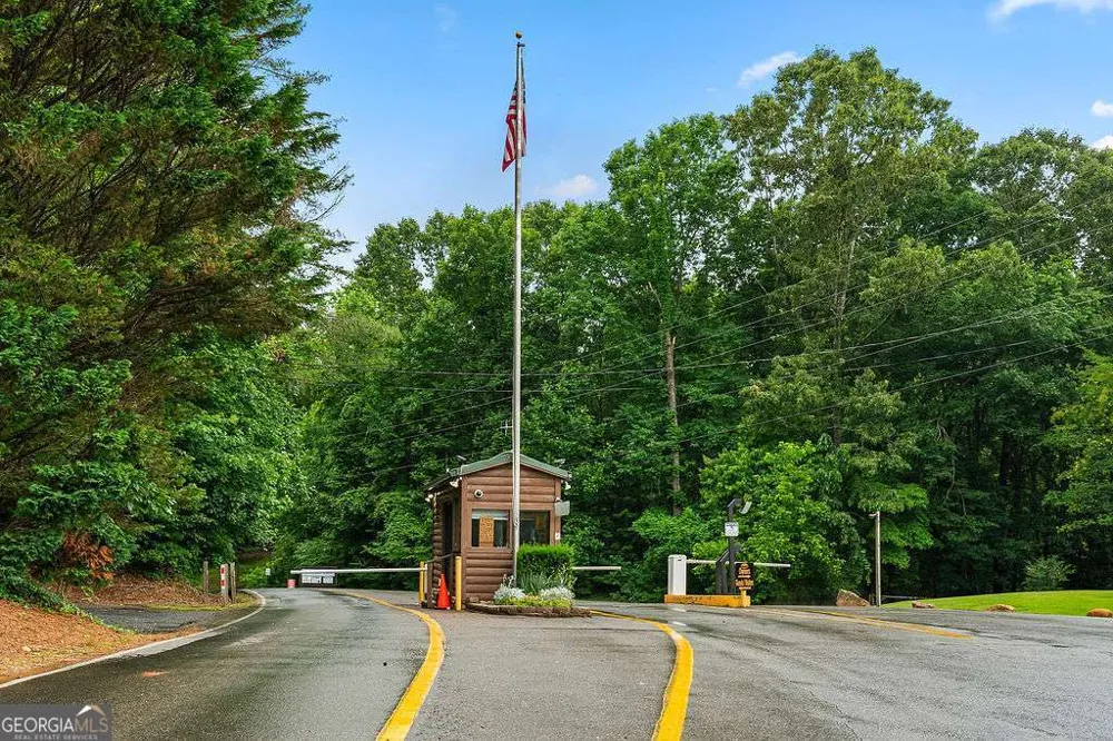 1247 Newport DR Ellijay, GA 30540