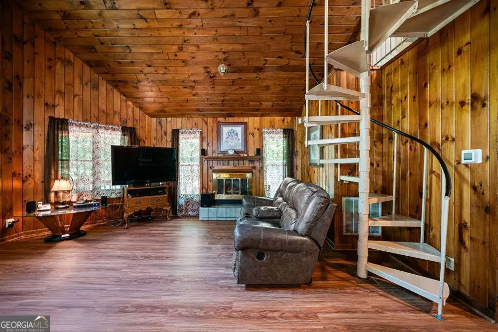 1247 Newport DR Ellijay, GA 30540