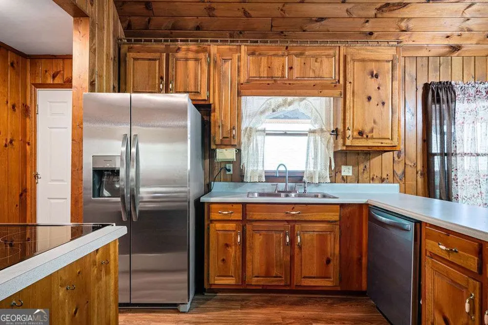 1247 Newport DR Ellijay, GA 30540