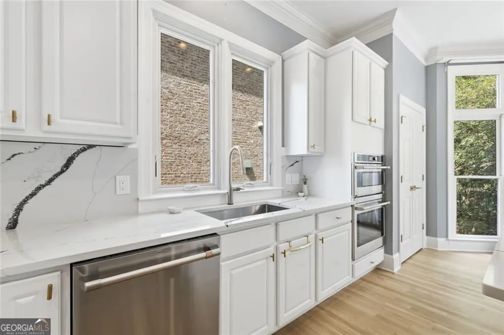 2482 Manor WALK Decatur, GA 30030