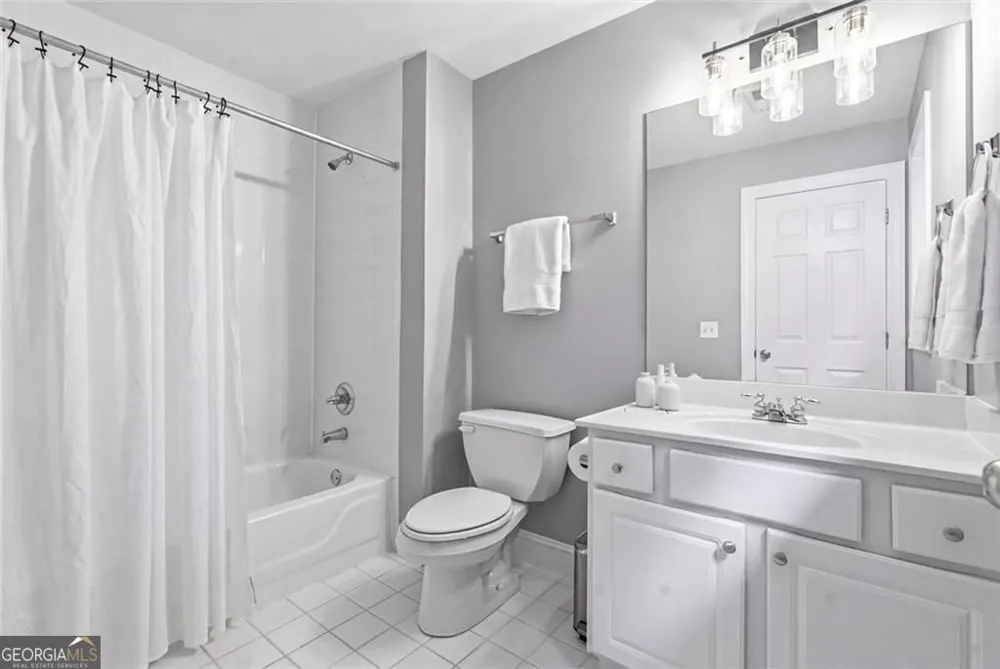 2482 Manor WALK Decatur, GA 30030