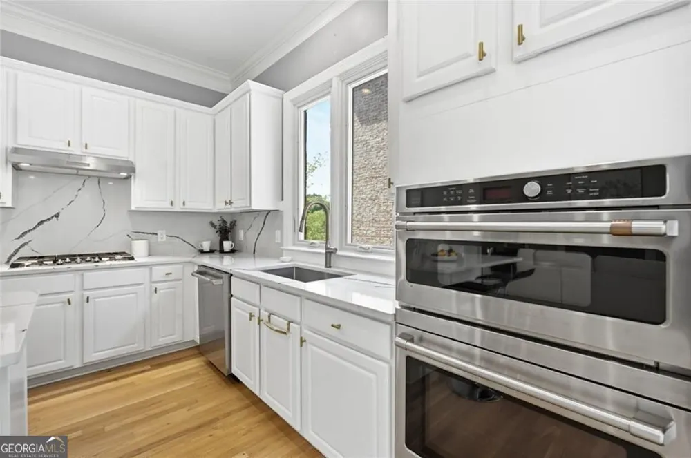 2482 Manor WALK Decatur, GA 30030