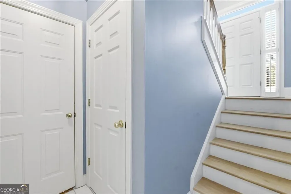 2482 Manor WALK Decatur, GA 30030