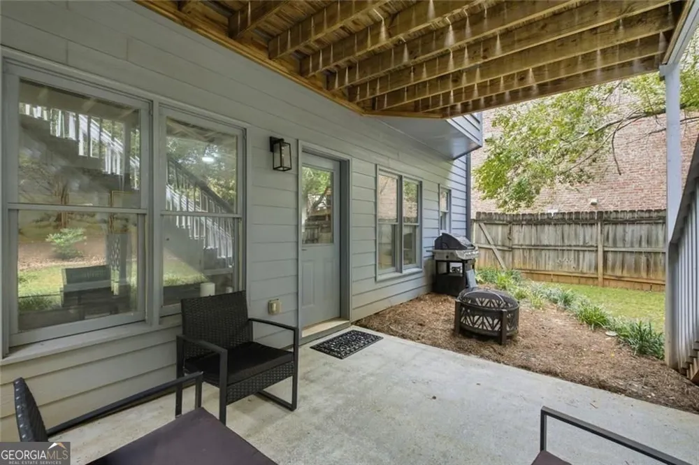 2482 Manor WALK Decatur, GA 30030